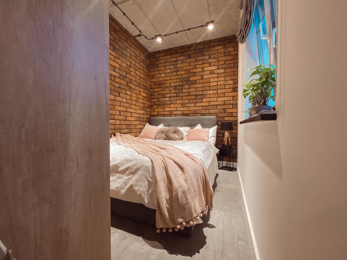 The Loft - Garncarska 1 Bed & Breakfast พิยอตตูร์กุฟ เทรบูนัลสกี ภายนอก รูปภาพ